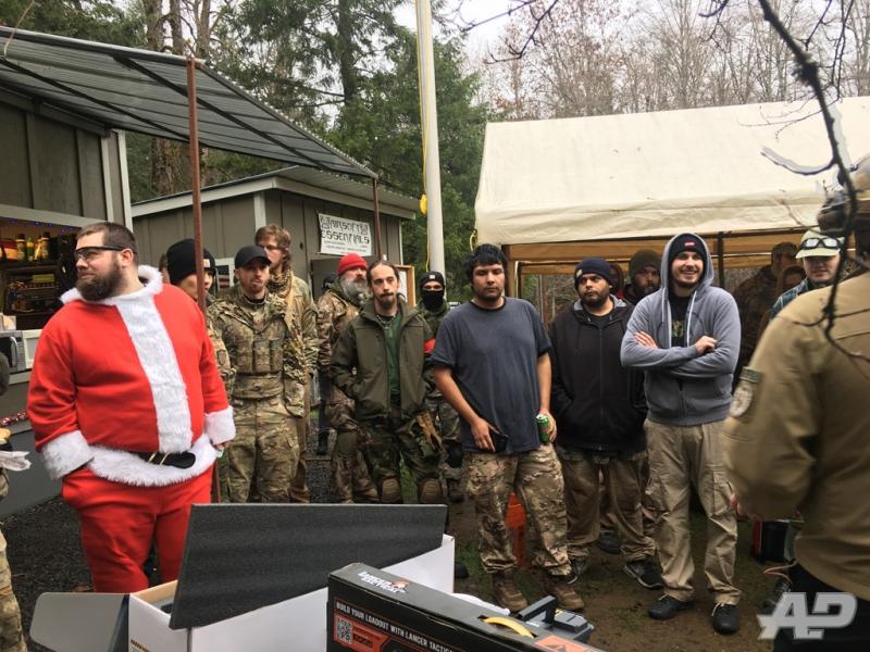 SantasWar-13_2018